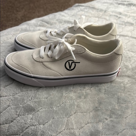 Vans Off-White Canvas Sneakers with Black Logo - Picture 2 of 3